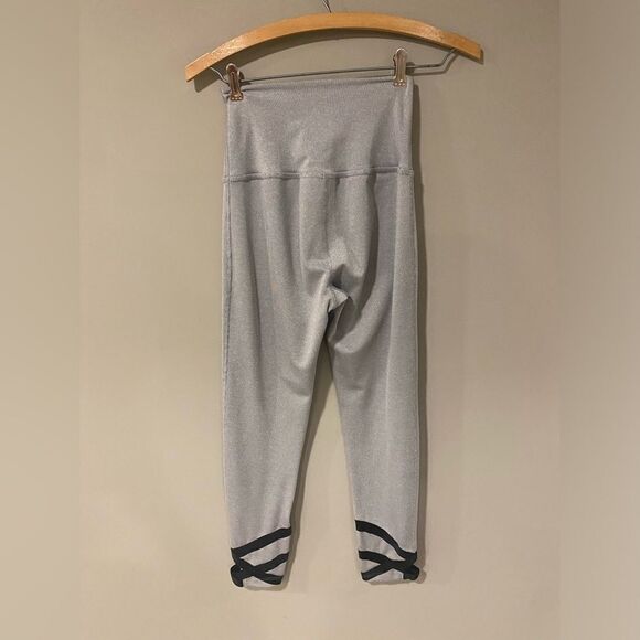 Beyond Yoga Overture‎ Strappy Ballet Leggings Gray Size S - Picture 5 of 6
